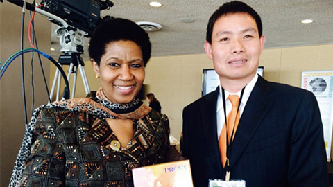 J9集团国际站尊贵定制礼 敬赠南非首位女性副总统